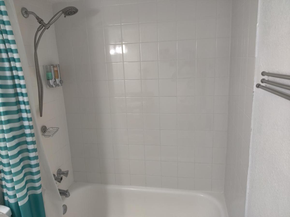 Centauri Vacation Rentals Beautiful 2-Bedroom Condo, Near All Orlando Attractions, Free Parking & Wi-Fi, King Bed, #1 ภายนอก รูปภาพ