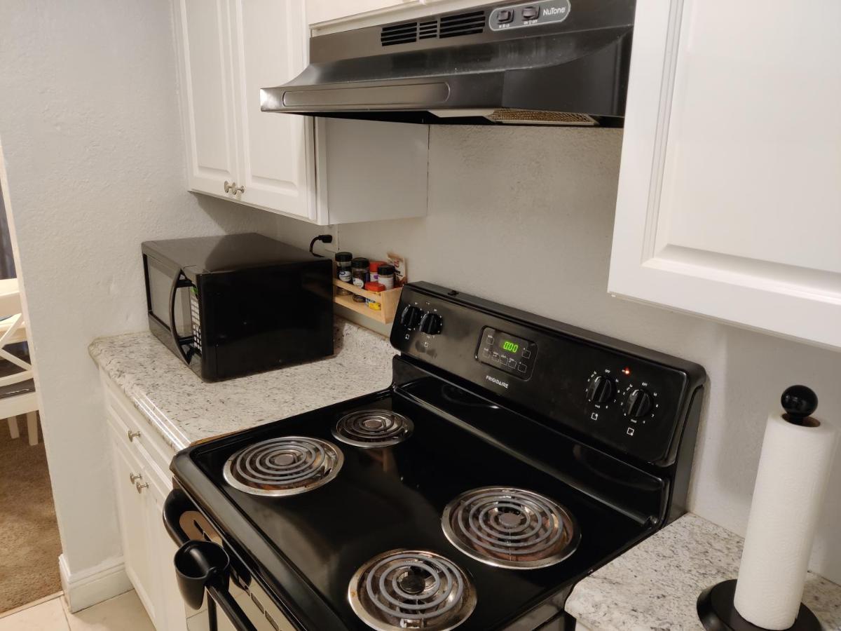 Centauri Vacation Rentals Beautiful 2-Bedroom Condo, Near All Orlando Attractions, Free Parking & Wi-Fi, King Bed, #1 ภายนอก รูปภาพ