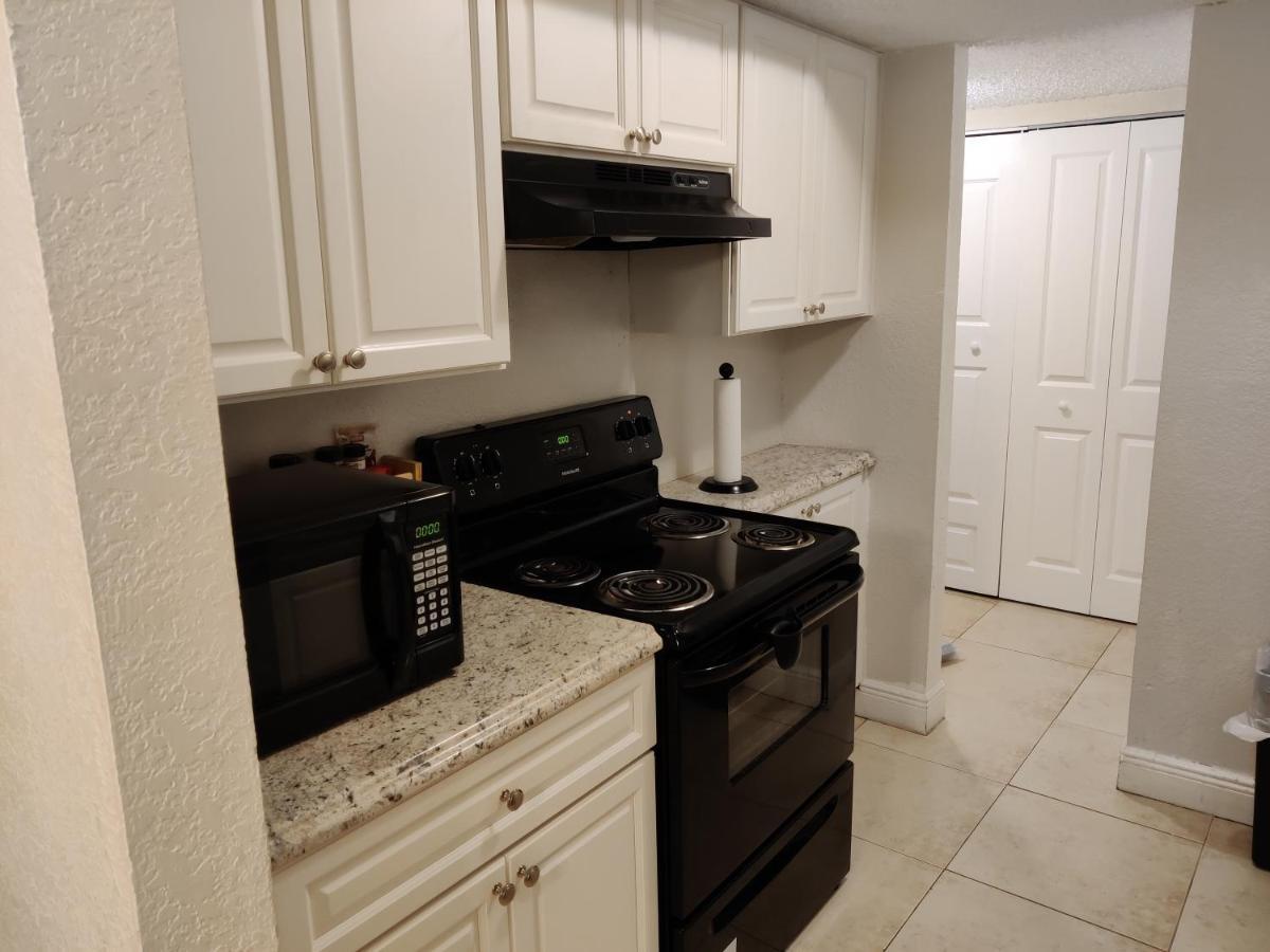 Centauri Vacation Rentals Beautiful 2-Bedroom Condo, Near All Orlando Attractions, Free Parking & Wi-Fi, King Bed, #1 ภายนอก รูปภาพ