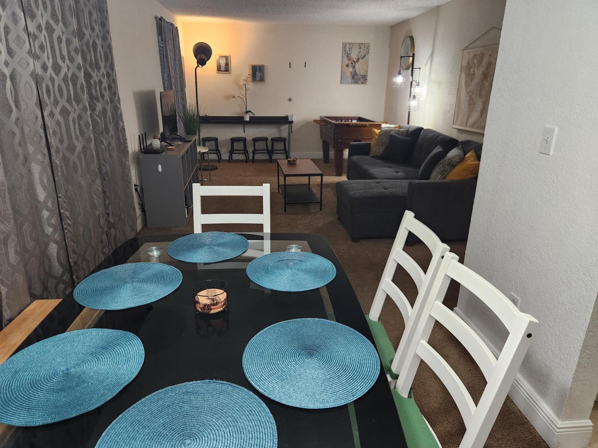 Centauri Vacation Rentals Beautiful 2-Bedroom Condo, Near All Orlando Attractions, Free Parking & Wi-Fi, King Bed, #1 ภายนอก รูปภาพ