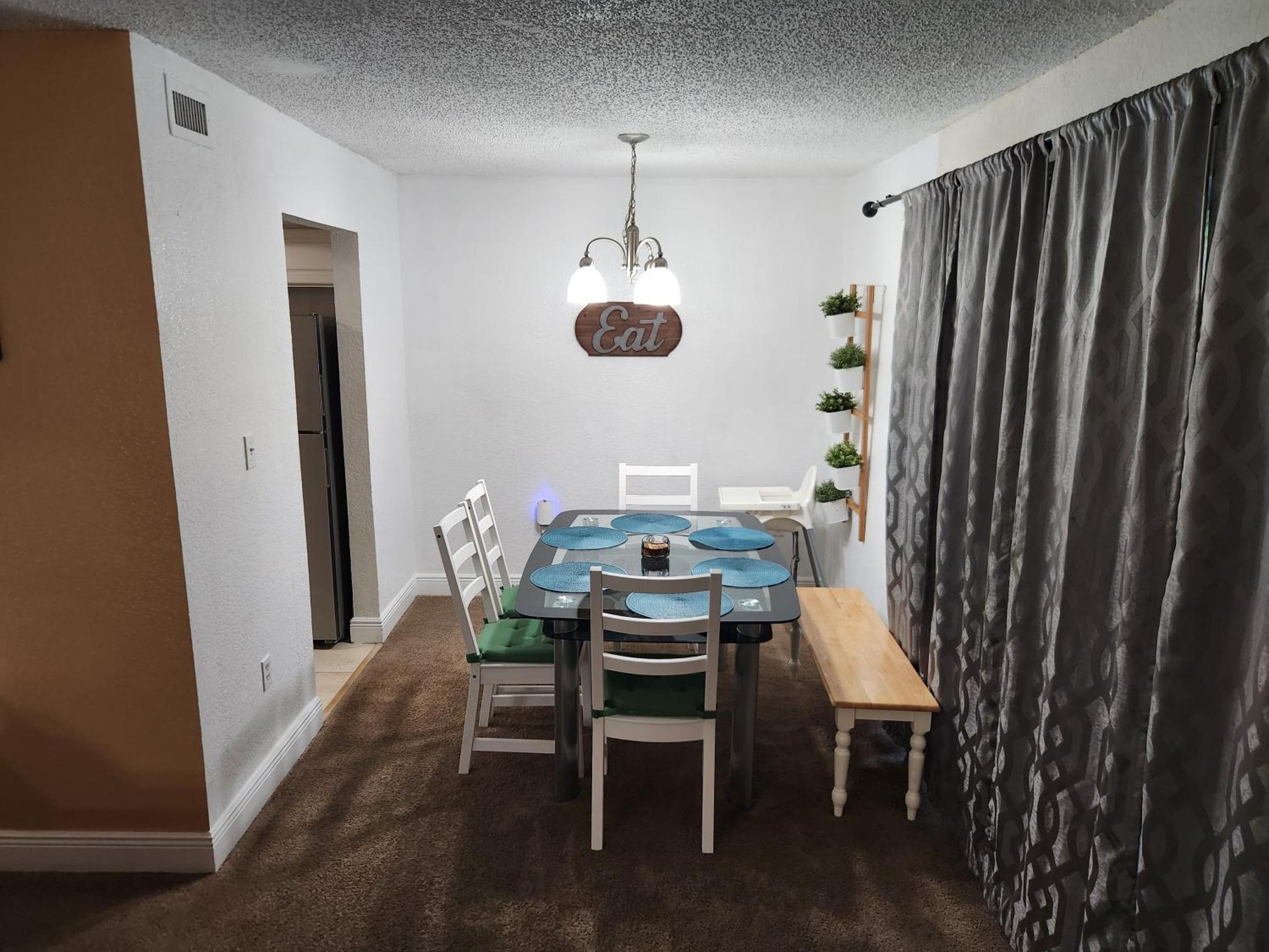 Centauri Vacation Rentals Beautiful 2-Bedroom Condo, Near All Orlando Attractions, Free Parking & Wi-Fi, King Bed, #1 ภายนอก รูปภาพ
